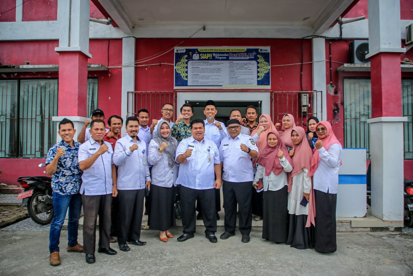 MENINGKATKAN KESEJAHTERAAN PELAKU UMKM, WALIKOTA DUMAI BERSERTA KEPALA DINAS KOPERASI, UKM DAN PERINDUSTRIAN KOTA DUMAI RAPAT PERSIAPAN LAUNCHING APLIKASI DIGILOKA