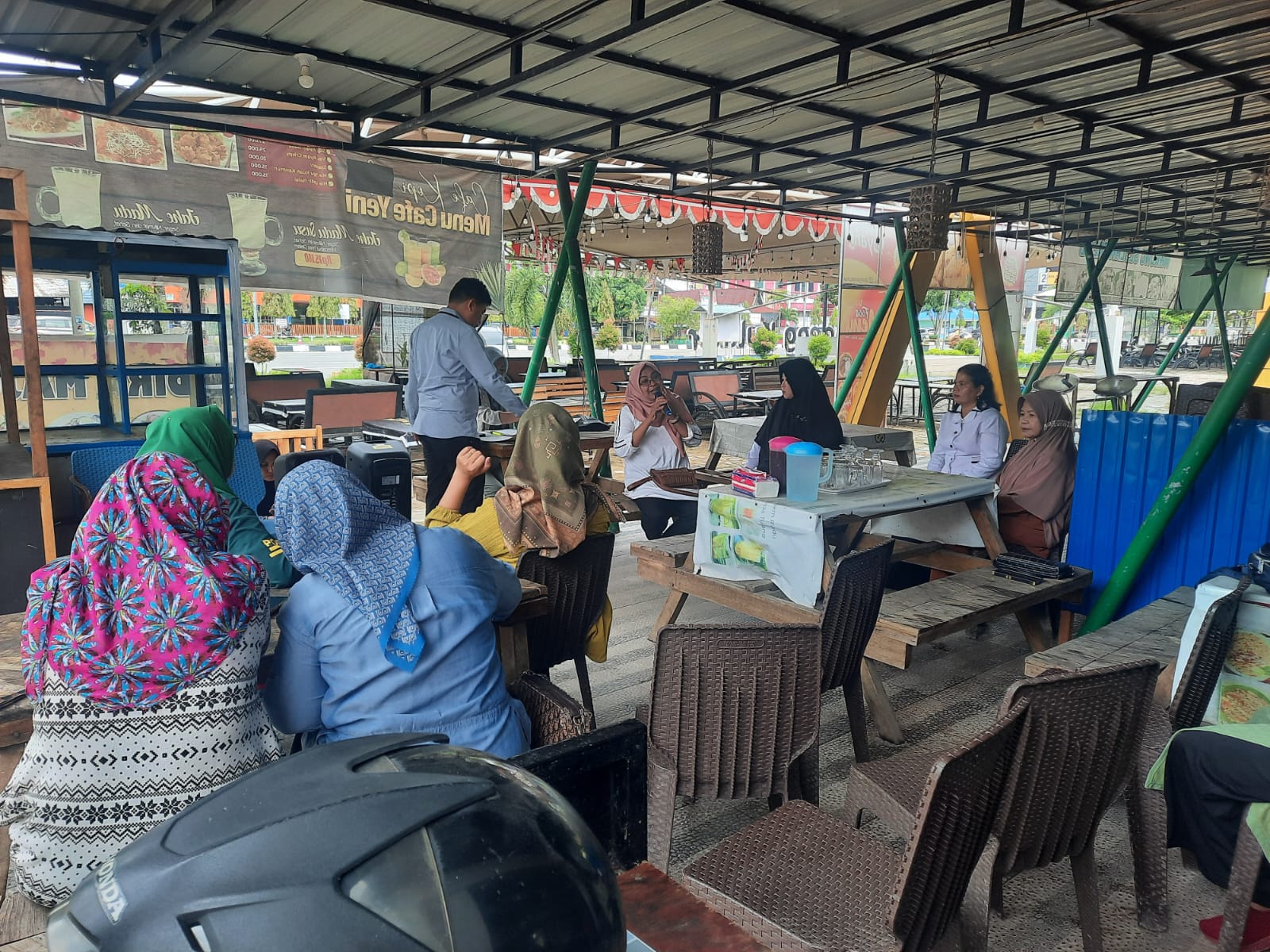 Pembinaan pelaku usaha kelompok POD munuju UMKM naik kelas dan Sosialisasi manfaat BPJS ketenagakerjaan bagi pelaku usaha