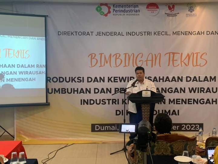 Acara Bimbingan Teknis Produksi dan Kewirausahaan dalam rangka Penumbuhan dan Pengembangan Wirausaha Baru Industri Kecil dan Menengah di Kota Dumai Tahun 2023 di Hotel Comforta yang Dilaksanakan Oleh Kementerian Perindustrian Republik Indonesia