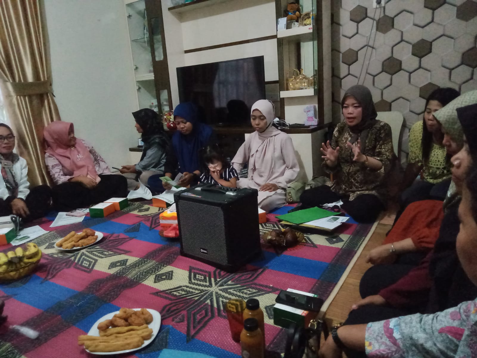 lapangan bersama BPJS ketenagakerjaan "Pembinaan pelaku usaha kelompok POD munuju UMKM naik kelas dan Sosialisasi manfaat BPJS ketenagakerjaan bagi pelaku usaha"