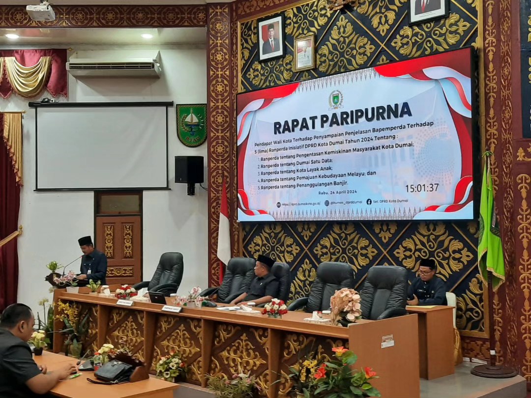 Rapat paripurna Pendapat Walikota Dumai terhadap Penyampaian Lenjelasan Bapemperda terhadap 5 (lima) Ranperda Inisiatif DPRD Kota Dumai Tahun 2024