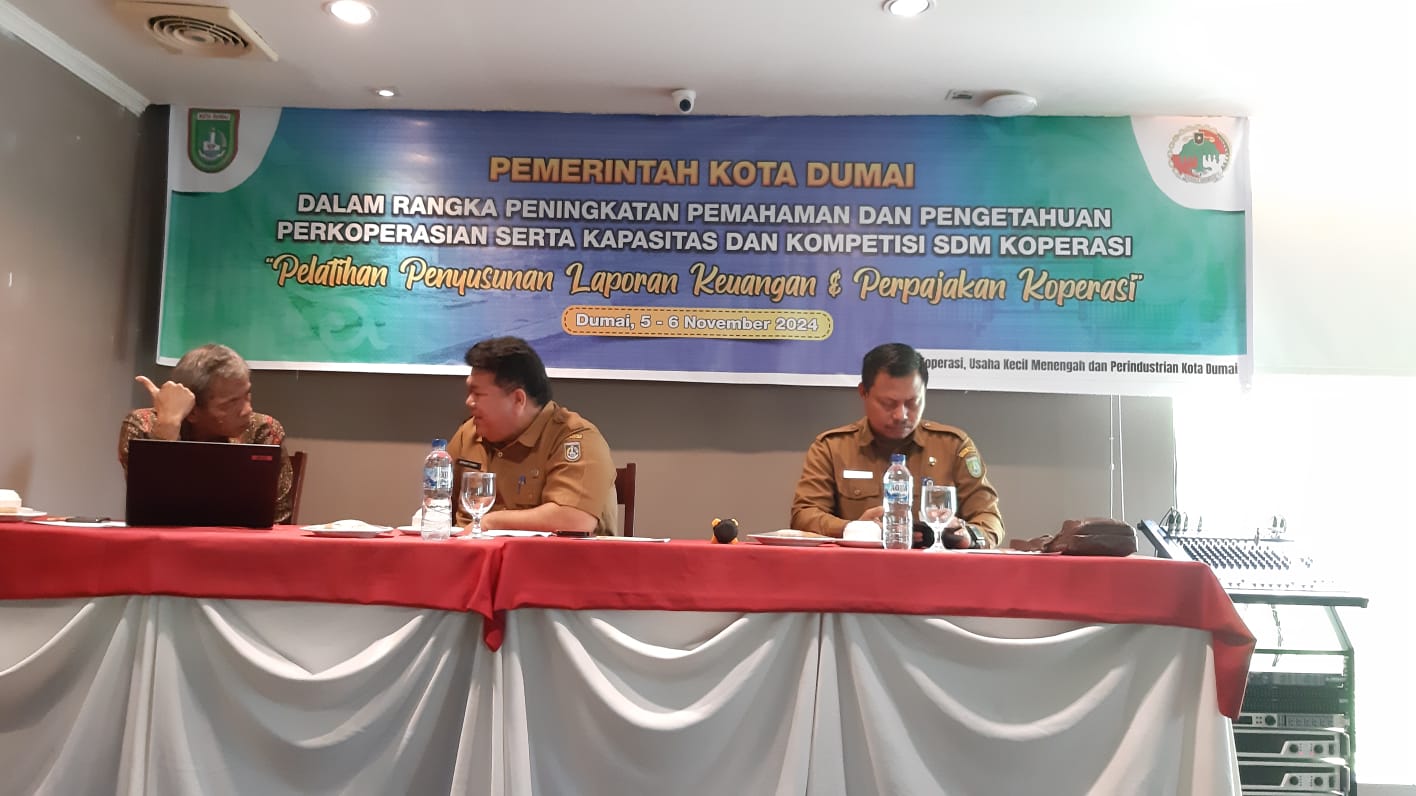 Acara pembukaan Pelatihan Penyusunan  Laporan Keuangan  & Perpajakan Koperasi, Dumai, 5 - 6 November 2024, Grand Zuri  Hotel.